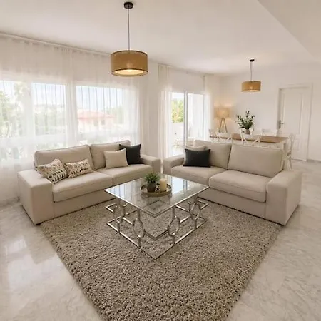 Royal Banus Close To The Sea Marbella